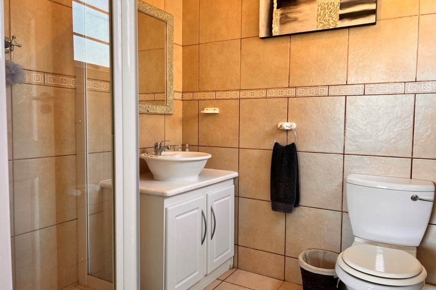 5 Bedroom Property for Sale in East London Rural Eastern Cape